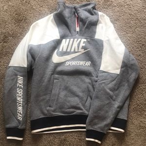 nike sweatshirt/ crewneck
